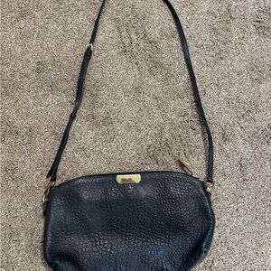 Burberry - Elegant Black Leather Shoulder Bag